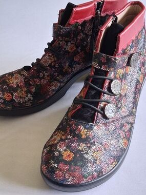 Alegria Heidi Garland Floral Leather Bungee Boots EU 39 US 8 or 8.5